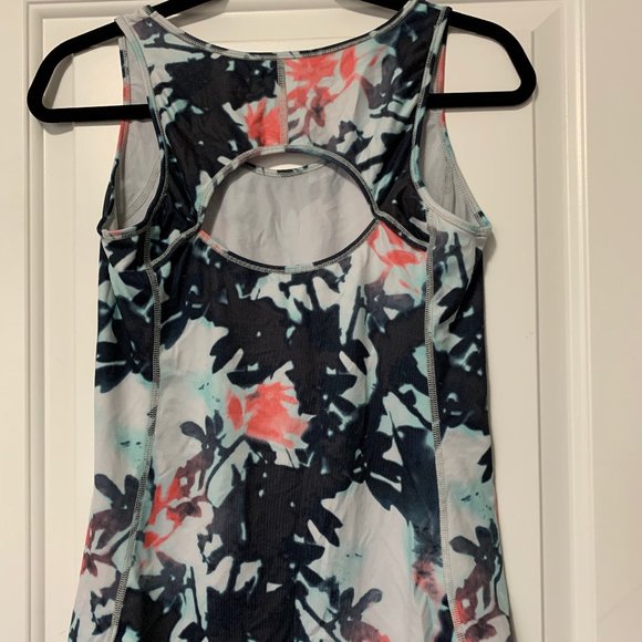 Old Navy Workout Tank - Picture 2 of 3